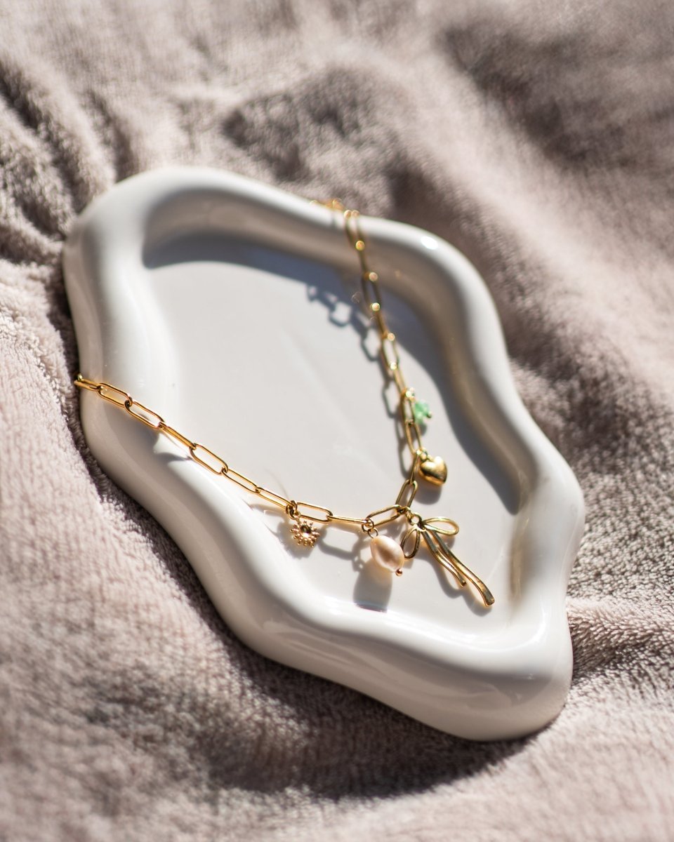 Golden Grace Charm Armband - Focal Finesse